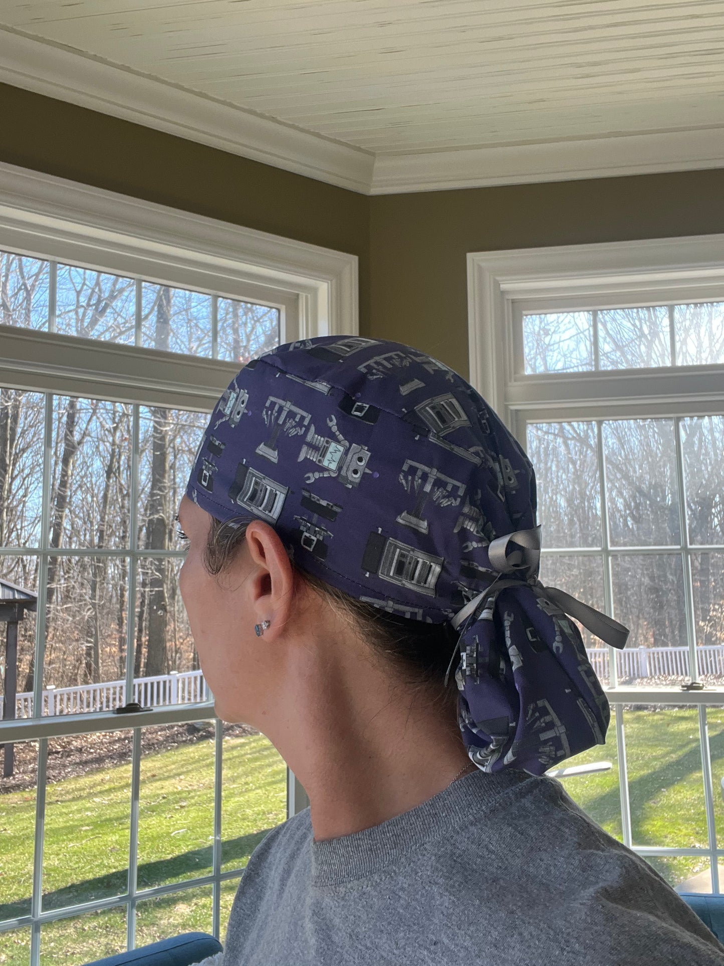 Da Vinci robotic robot surgeon purple ponytail scrub cap womens