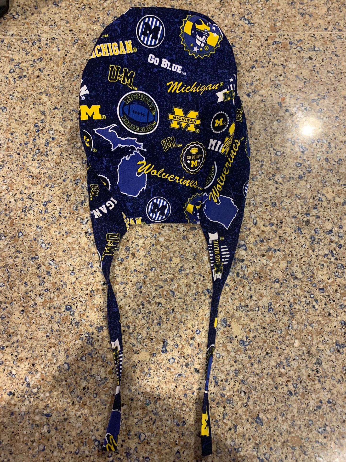 University of Michigan wolverines U of M maize blue skull scrub cap mens