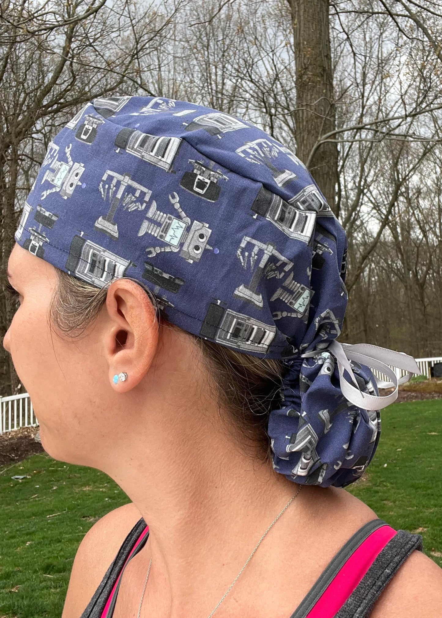 Da Vinci robot surgeon navy blue ponytail scrub cap womens